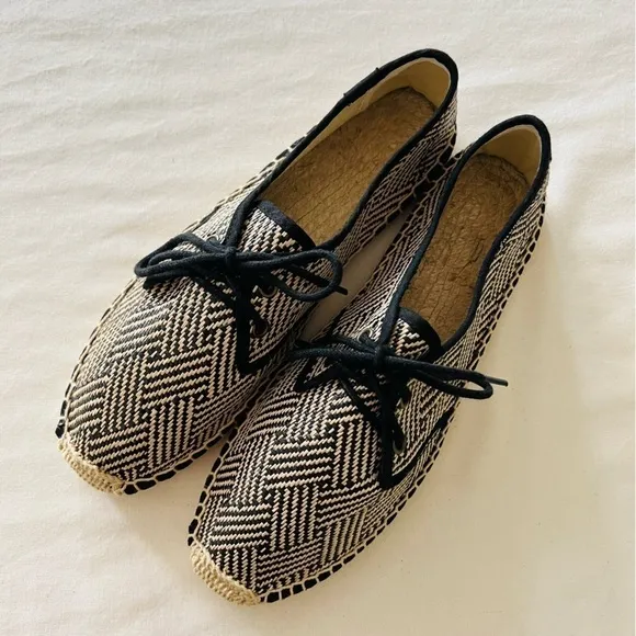 Soludos Lace Up Espadrilles In Black Natural - Flats