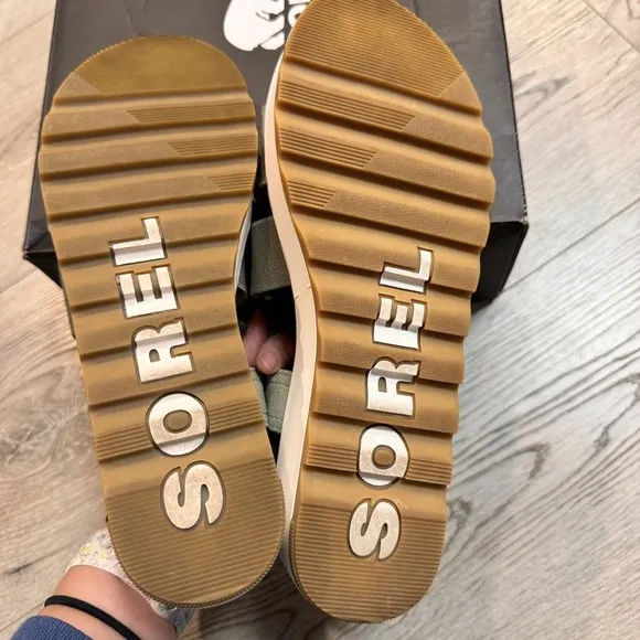 Sorel Cameron Flatform Slingback Sandals Size 8.5 Safari Sea Salt Strappy Green