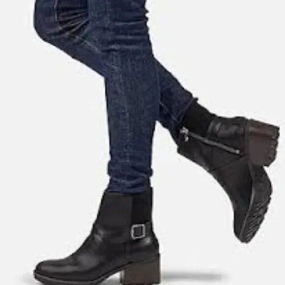 Sorel Cate Waterproof Ankle Booties Women's 9.5 Black Leather Chunky Lug