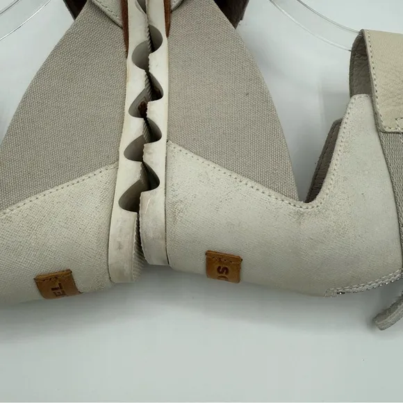 Sorel Joanie || Ankle Strap Genuine Leather Wedge Lug Sole Sandals Size 9