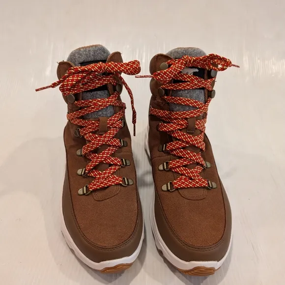 SOREL Kinetic Breakthru Conquest Waterproof Lace-up Brown Boots women's size 11