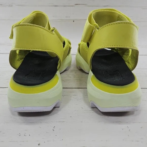 Sorel Kinetic Impact Strappy Sandals Womens 9.5 Green Yellow Adjust NL4695-700
