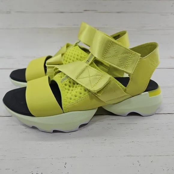 Sorel Kinetic Impact Strappy Sandals Womens 9.5 Green Yellow Adjust NL4695-700