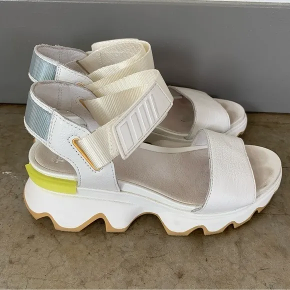 Sorel Kinetic Impact White Wedge Sandals Size 6.5