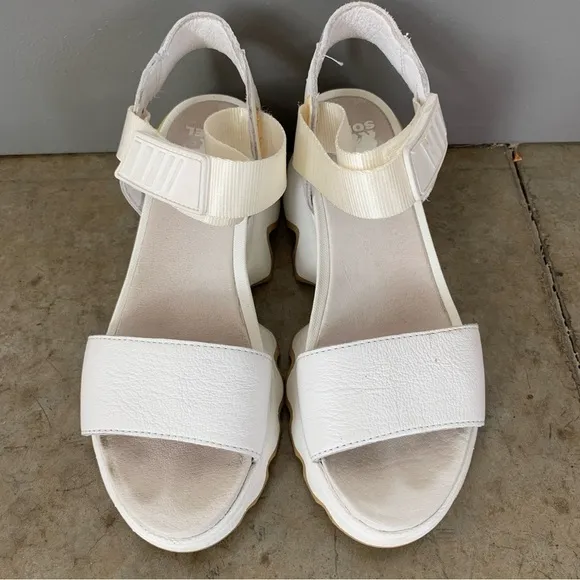 Sorel Kinetic Impact White Wedge Sandals Size 6.5