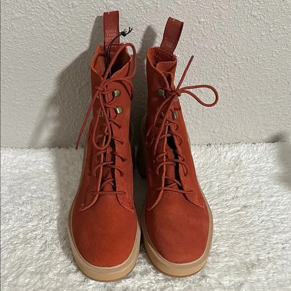 Sorel Size 7.5 Suede Hi-Line Heel Lace Up Chelsea Boots in Warp Red Tawny Buff