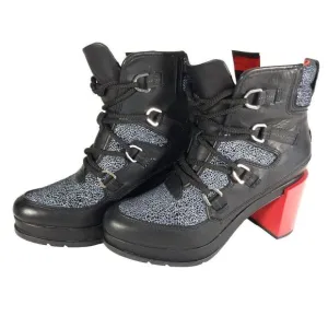 Sorel Women's Blake Shatter US 8,5 Black Red Leather Laceup Chunky Heels Boots