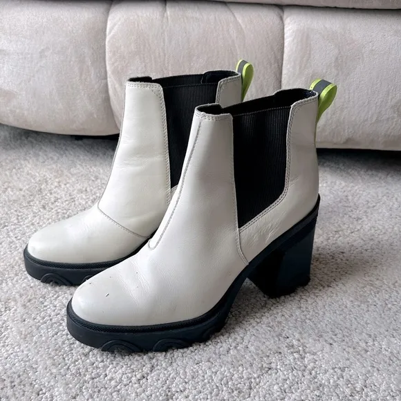 Sorel Women's‎ Brex Heeled Chelsea Boot Size 10 Black Cream Lime Green