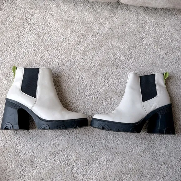 Sorel Women's‎ Brex Heeled Chelsea Boot Size 10 Black Cream Lime Green