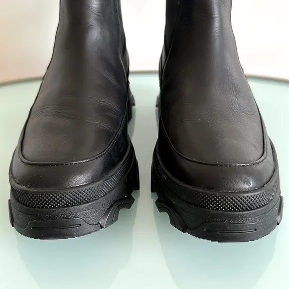 Sorel Women’s Brex Waterproof Black Chelsea Ankle Boots with Chunky Sole Size 10