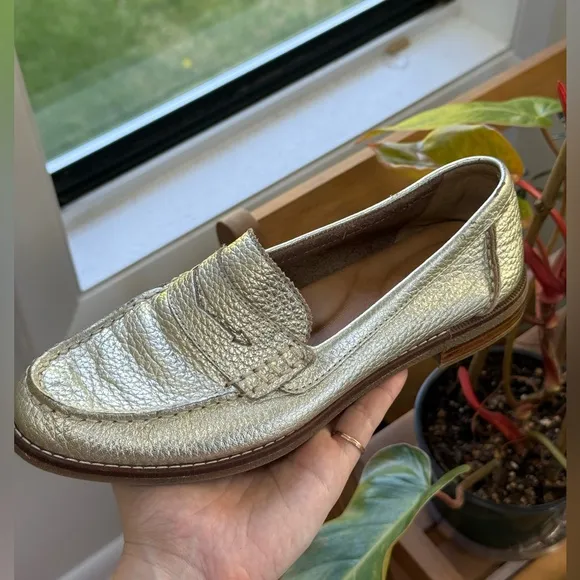 Sperry Women’s Seaport Penny Loafer Gold Gilded Slip on Loafers Size 6.5