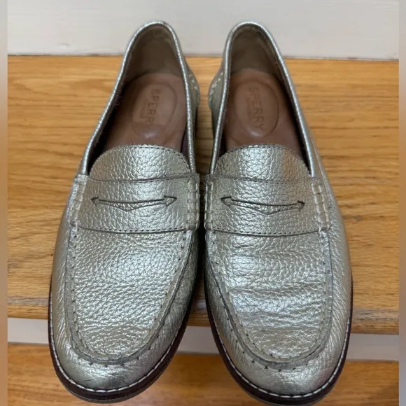 Sperry Women’s Seaport Penny Loafer Gold Gilded Slip on Loafers Size 6.5