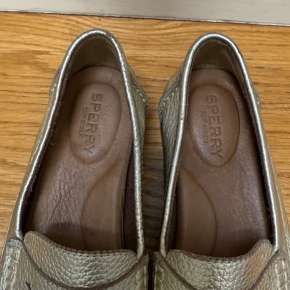 Sperry Women’s Seaport Penny Loafer Gold Gilded Slip on Loafers Size 6.5