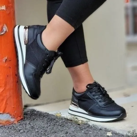 Sports‎ Women's Lace-up Black Sneakers