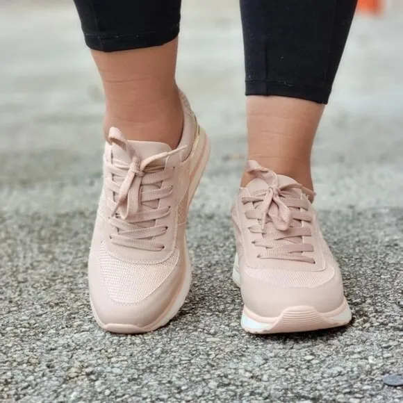 Sports Women's Lace-up Blush Sneakers