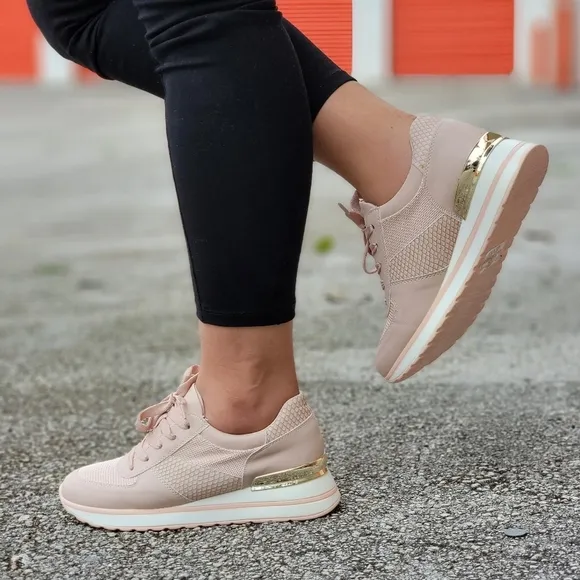 Sports Women's Lace-up Blush Sneakers