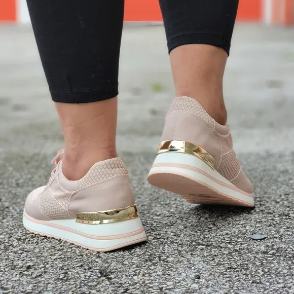 Sports Women's Lace-up Blush Sneakers
