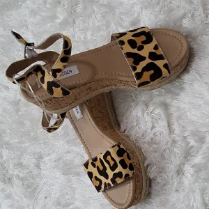Steve Madden animal print Sandals