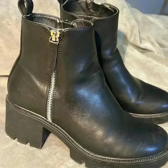 Steve Madden Black Chunky Ankle Zip Motorcycle Boots, Size 9