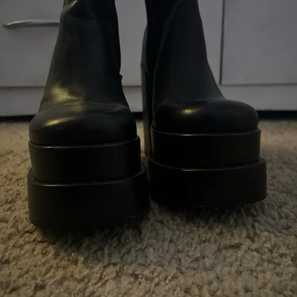 Steve Madden Black Heeled Boots with Chunky Platform Sole