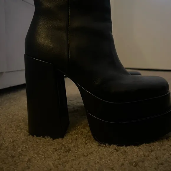 Steve Madden Black Heeled Boots with Chunky Platform Sole