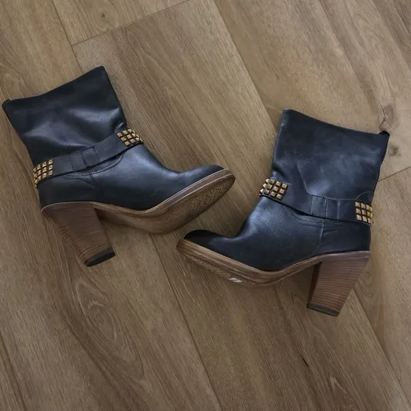 Steve Madden Black Leather Hammer Brass Stud Heeled Moto Boots NWT