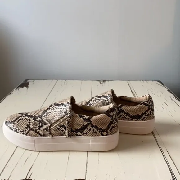 Steve Madden Glaammar Zip Platform Sneaker Snake Print Size 7