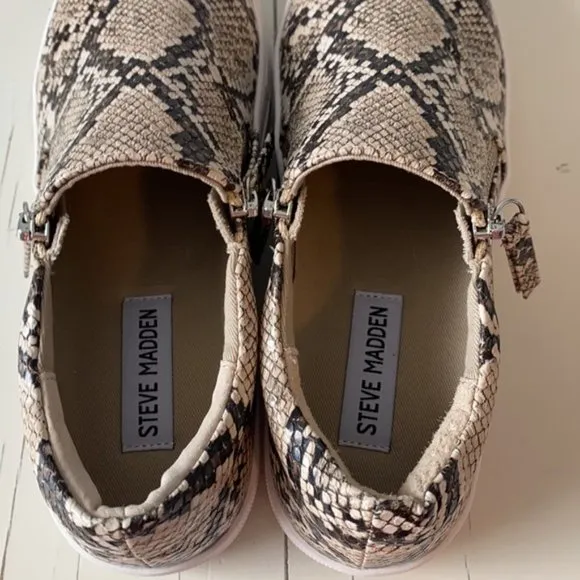 Steve Madden Glaammar Zip Platform Sneaker Snake Print Size 7