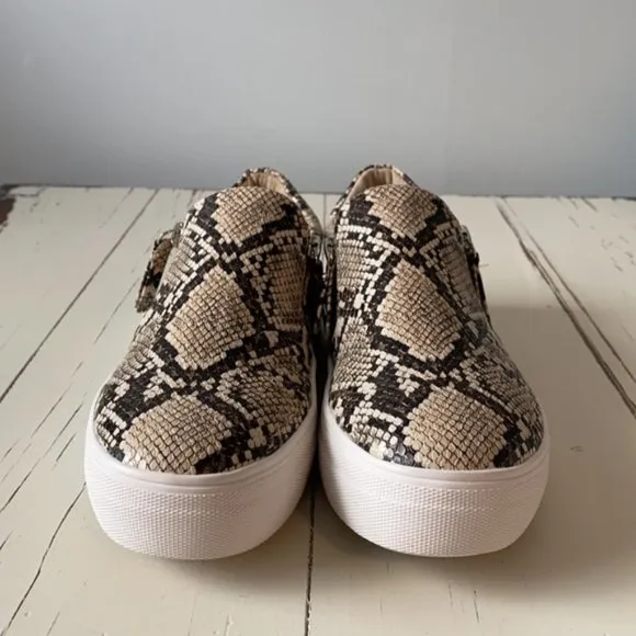 Steve Madden Glaammar Zip Platform Sneaker Snake Print Size 7