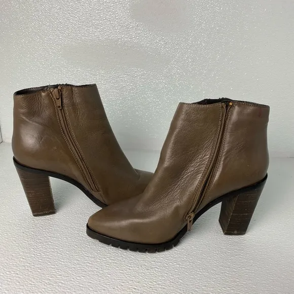 STEVE MADDEN Koraa Leather Zipper Heel Lug Boots