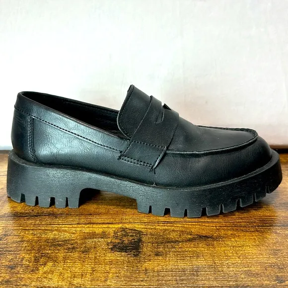Steve Madden Lolo Lug Sole Penny Loafers – Black Slip-On,Dark Academia, Size 8.5