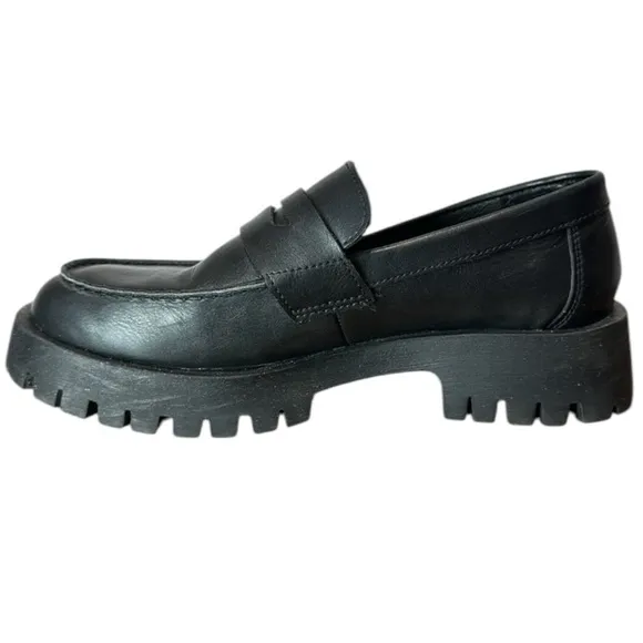 Steve Madden Lolo Lug Sole Penny Loafers – Black Slip-On,Dark Academia, Size 8.5