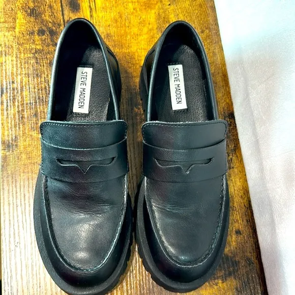 Steve Madden Lolo Lug Sole Penny Loafers – Black Slip-On,Dark Academia, Size 8.5