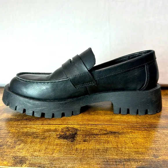 Steve Madden Lolo Lug Sole Penny Loafers – Black Slip-On,Dark Academia, Size 8.5