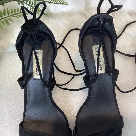 STEVE MADDEN PRESIDNT SUEDE  LEG WRAP STILETTOS BLACK HEELS SZ 8.5