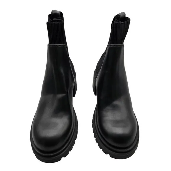 STEVE MADDEN Women’s Holley Chelsea Black Leather Lug Boot , Size 8.5