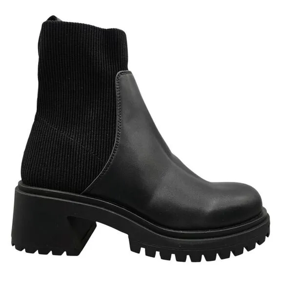 STEVE MADDEN Women’s Holley Chelsea Black Leather Lug Boot , Size 8.5