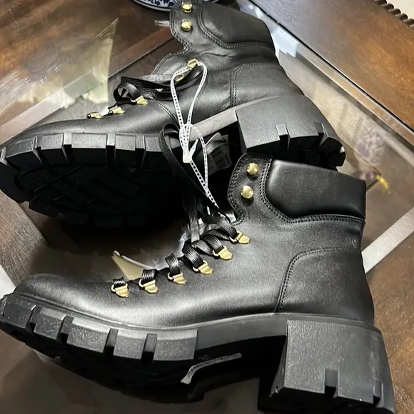 Steve MaddenHint Chunky Lug Sole Combat Boots