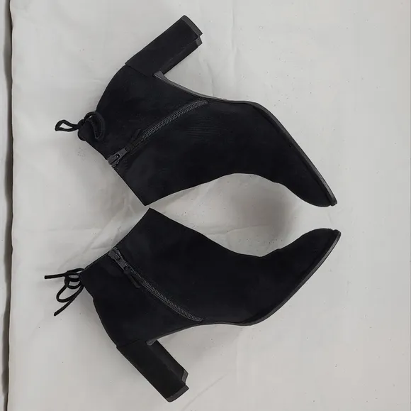 Stuart Weitzman Lofty Black Suede Block Heels Annkle Boots size 7.5 M