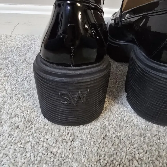 STUART WEITZMAN Soho Black Patent Leather Lug-Sole Penny Loafers Sz 9.5 Narrow