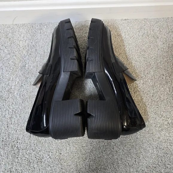 STUART WEITZMAN Soho Black Patent Leather Lug-Sole Penny Loafers Sz 9.5 Narrow