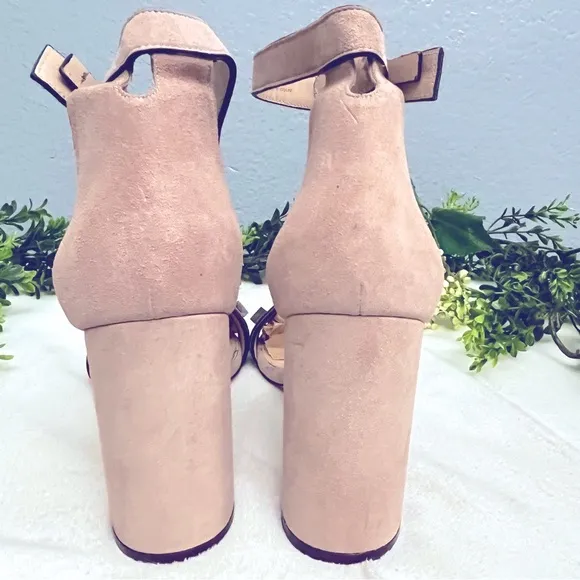 Stuart Weitzman  Suede Studded Accent  Desert Rose Nude Block Heel Sandals 9.5