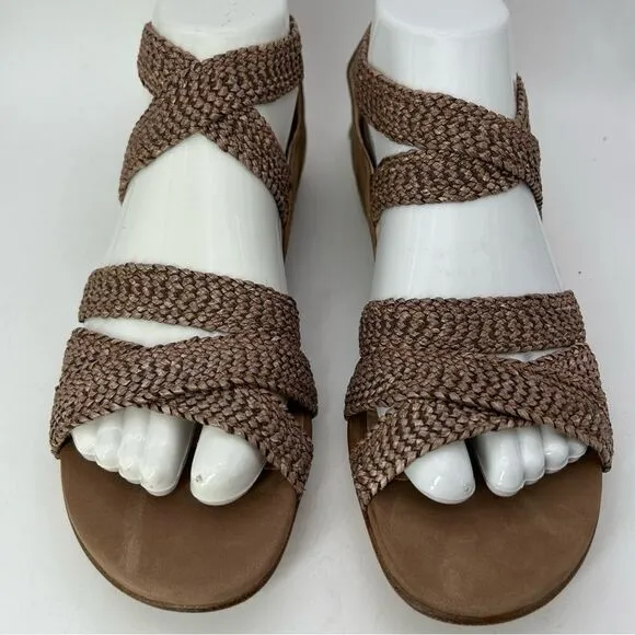 Stuart Weitzman Womans Bounceraf Braided Sandals 7 shoes brown strappy flats