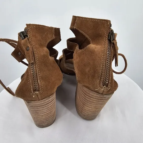 Sundance Heeled Sandals | Made in Italy | Size 39 (US 8.5-9)