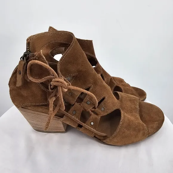 Sundance Heeled Sandals | Made in Italy | Size 39 (US 8.5-9)