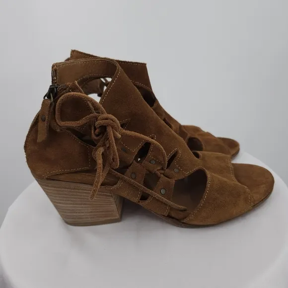 Sundance Heeled Sandals | Made in Italy | Size 39 (US 8.5-9)