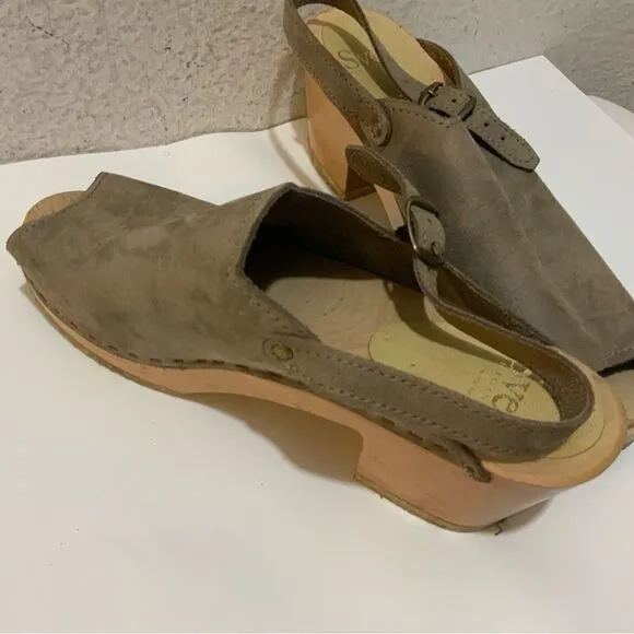 SVEN Eur 40 open toe  Sandals Taupe Leather Ankle Strap Open Toe Wood Heels