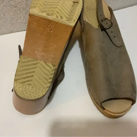 SVEN Eur 40 open toe  Sandals Taupe Leather Ankle Strap Open Toe Wood Heels