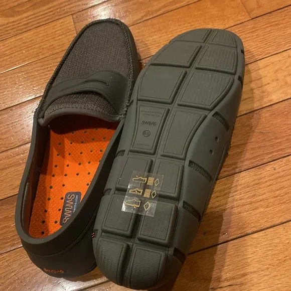 SWIMS Men’s Penny Loafers Sz 8.5.  NWOB
