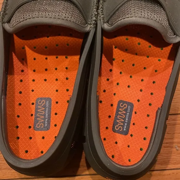 SWIMS Men’s Penny Loafers Sz 8.5.  NWOB